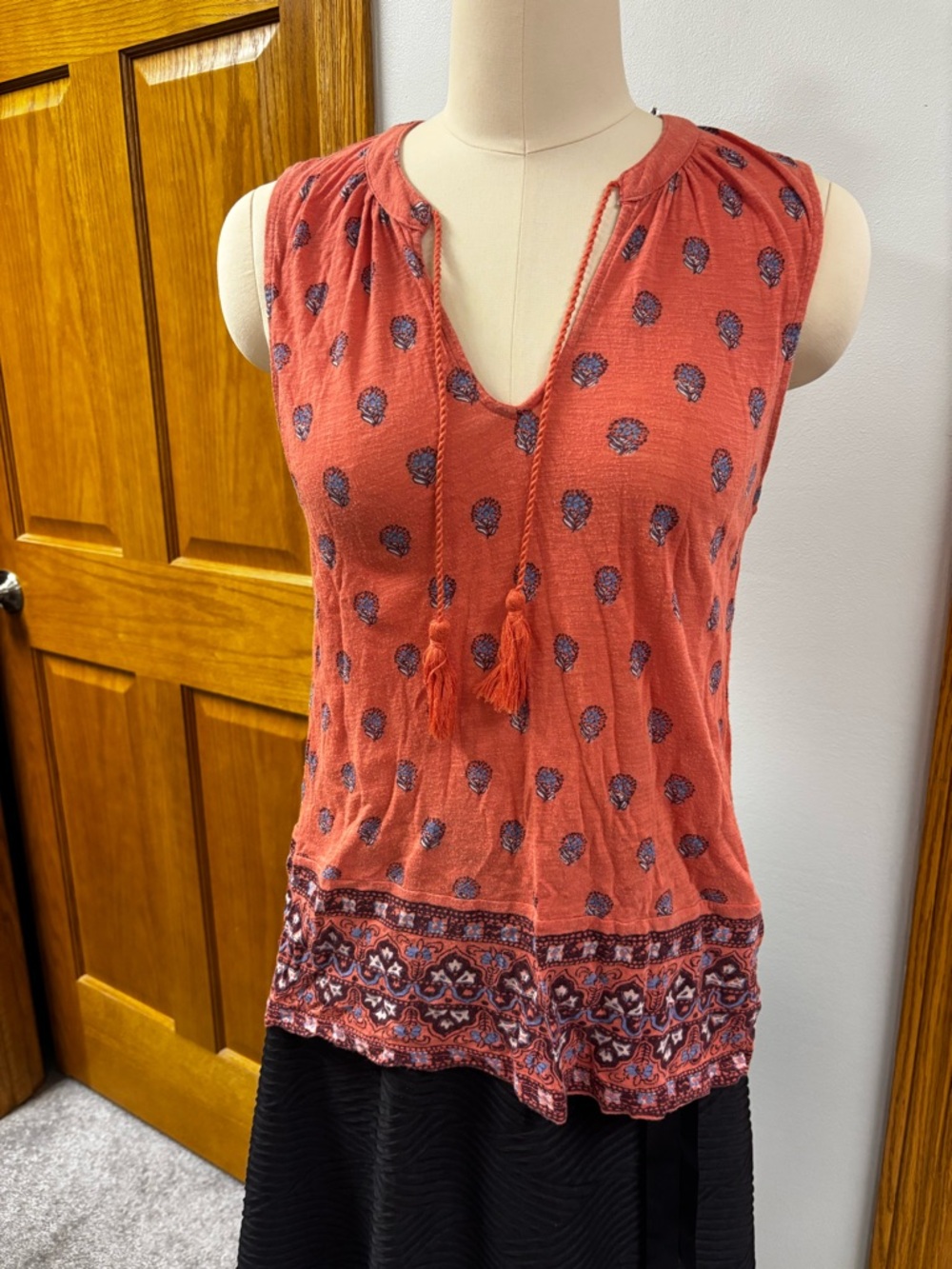 Lucky Brand Coral Sleeveless Tassel Boho Camisole with Navy Print